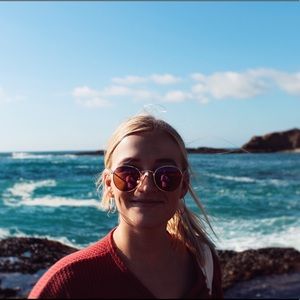 Meet your Posher, Madeline